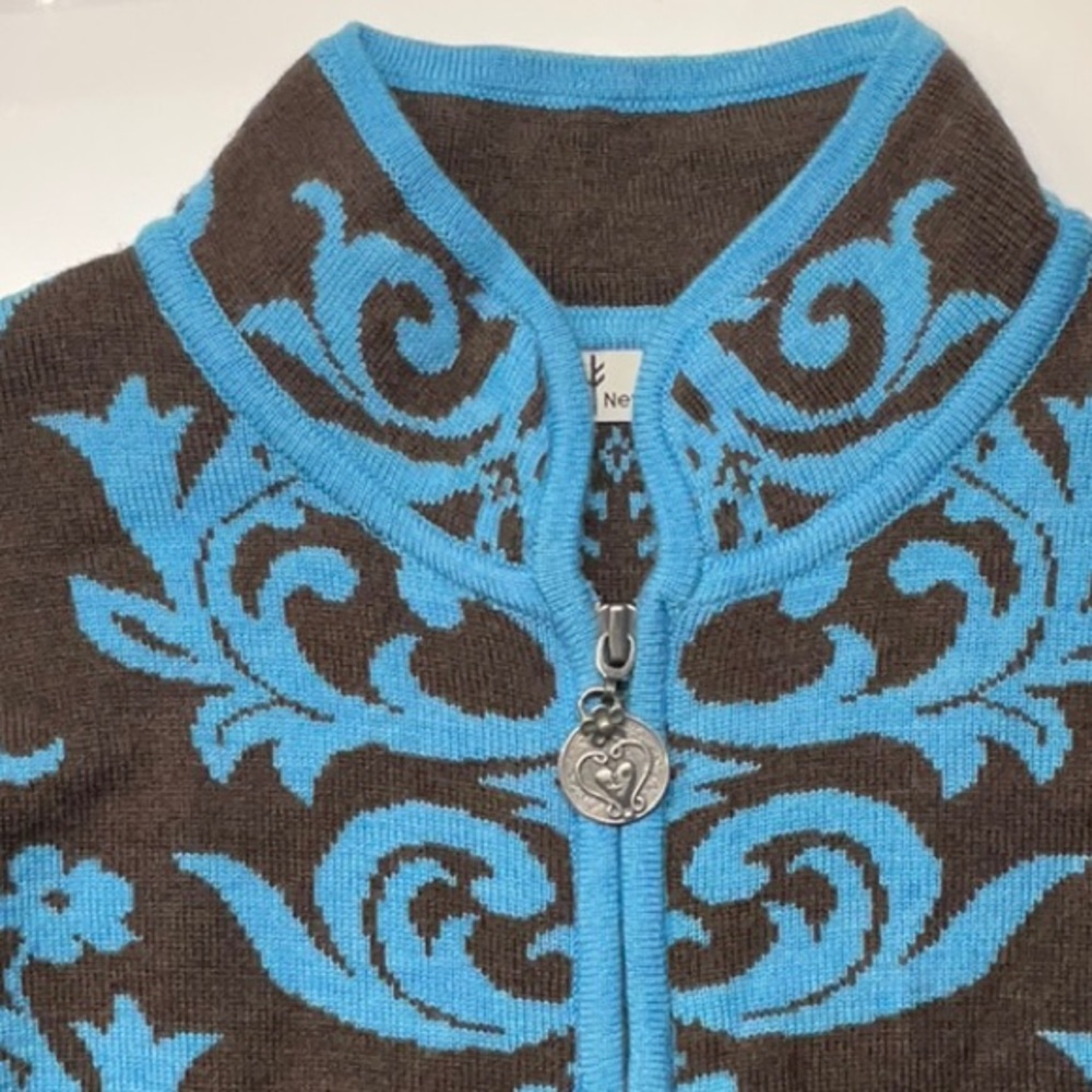 Ladies Neve sweater, new never worn.